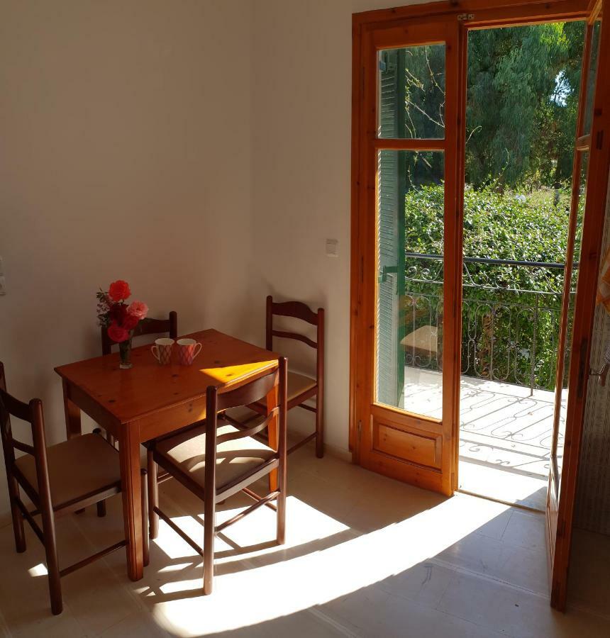 Kostas' Garden Leilighet Róda Eksteriør bilde