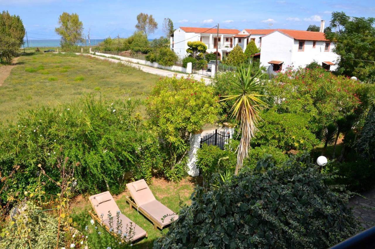 Kostas' Garden Leilighet Róda Eksteriør bilde