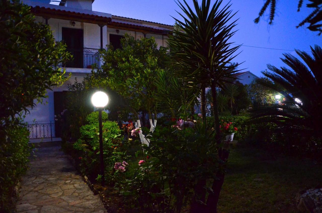 Kostas' Garden Leilighet Róda Eksteriør bilde