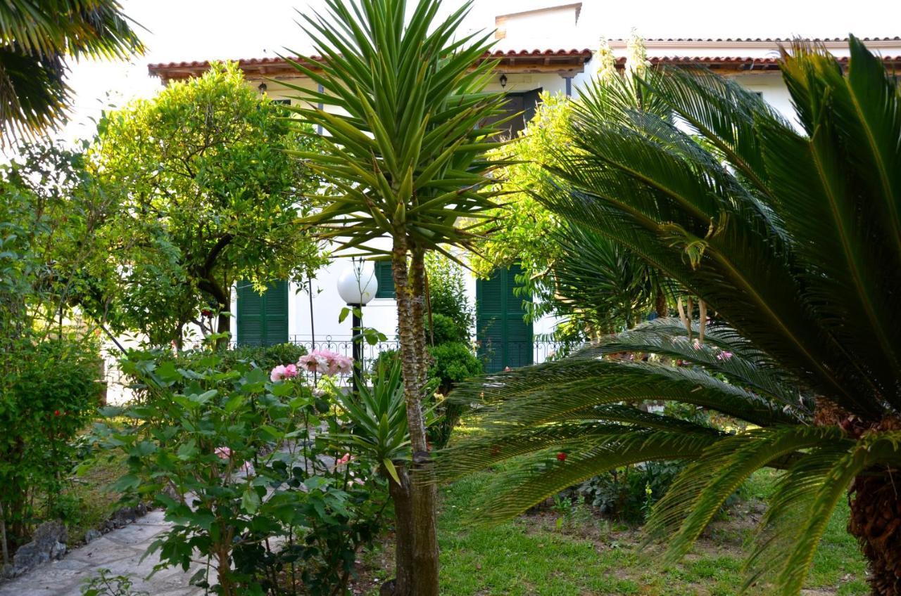 Kostas' Garden Leilighet Róda Eksteriør bilde