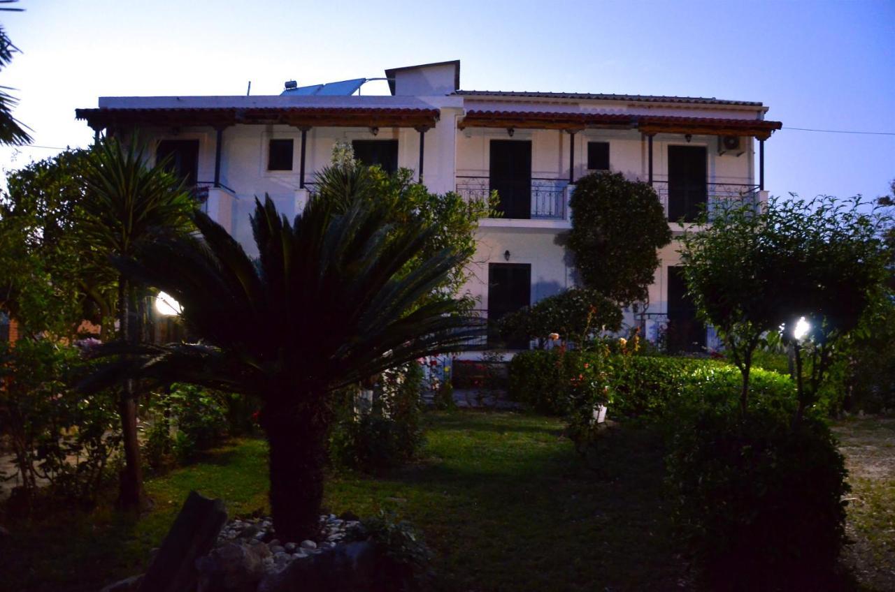 Kostas' Garden Leilighet Róda Eksteriør bilde